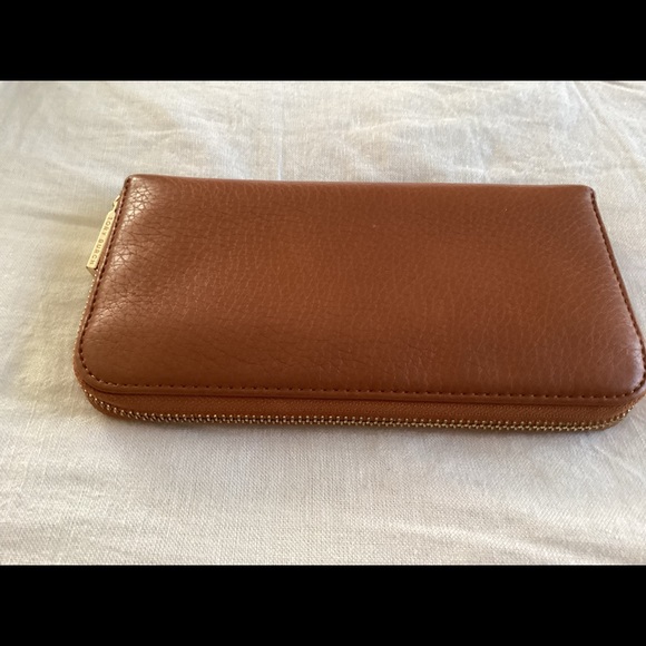 ~AUTHENTIC ~Tory Burch Wallet - Picture 10 of 13